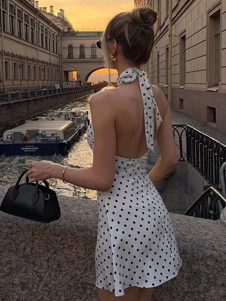 La Robe à Pois Lyros