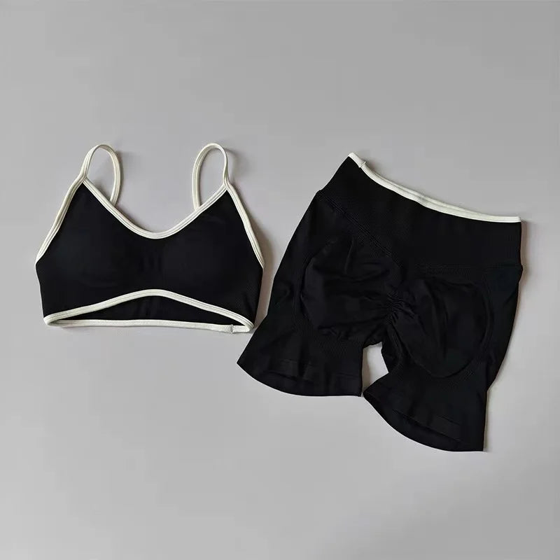 L’ensemble Aura, Short & Brassière