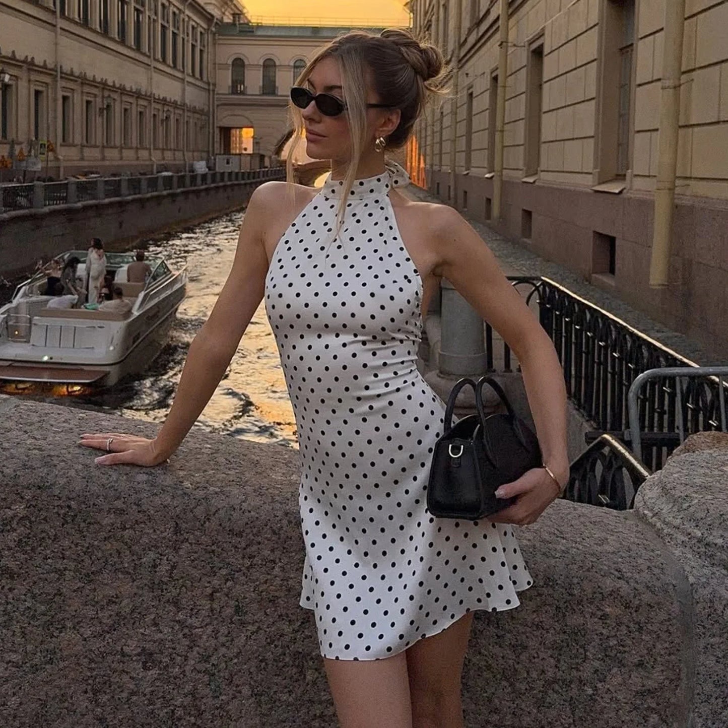 La Robe à Pois Lyros
