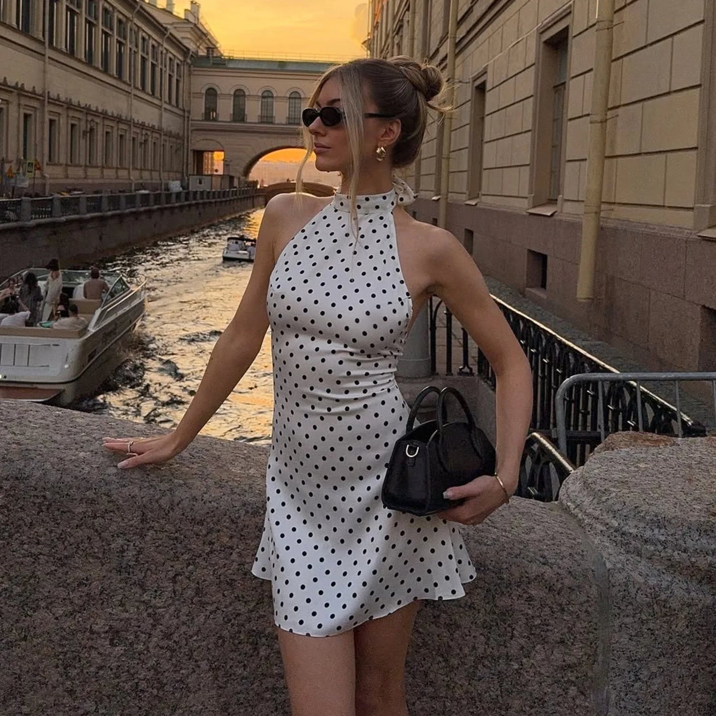 La Robe à Pois Lyros