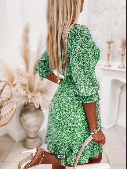 Élégance Florale : Robe Coupe Ombrelle à Col en V – Lyros